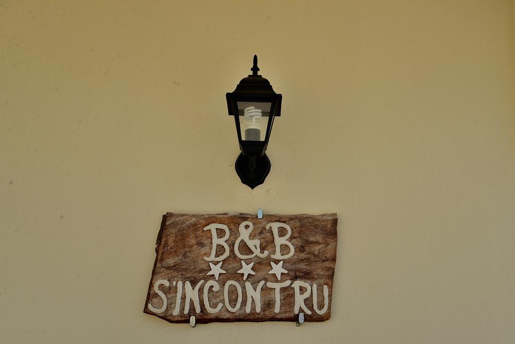 B&B S'Incontru กัลเตลลิ ภายนอก รูปภาพ