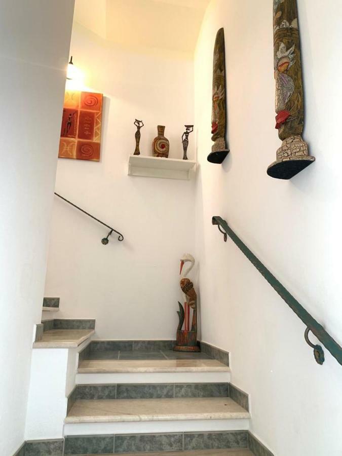 B&B S'Incontru กัลเตลลิ ภายนอก รูปภาพ
